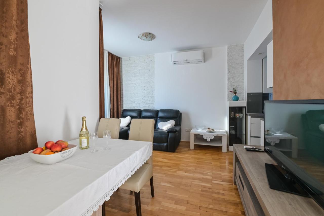 Apartment Center Ana Novalja Extérieur photo